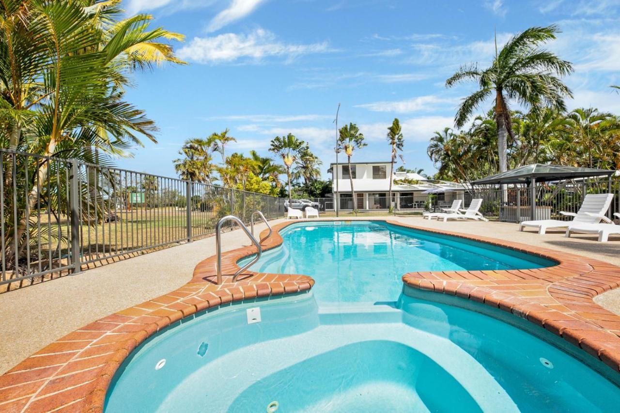 Kinka Palms Motel Yeppoon Exteriör bild